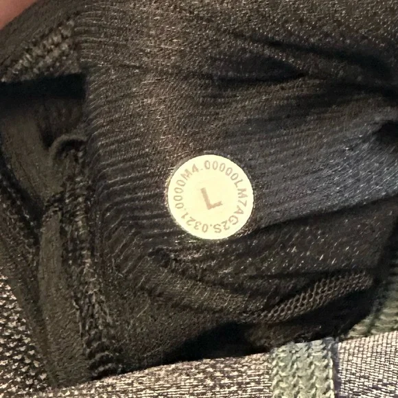 Lululemon Athletica Surge 6” Camo Athletic Shorts with Liner Size Large - Picture 8 of 8